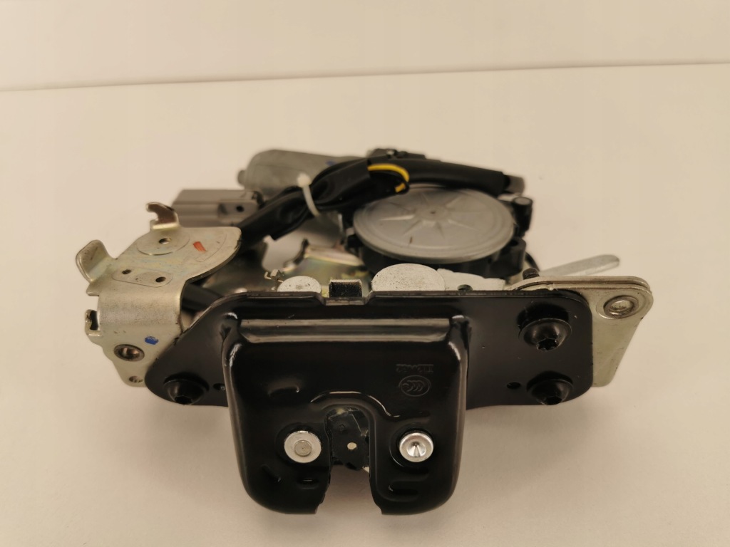 фото №1, Jeep grand cherokee wk2 замок задній кришки доводчик