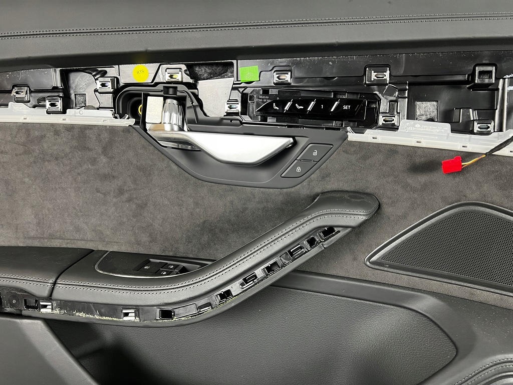 фото №7, Обивка обшивки обшивка дверь audi a8 s8 d5 4n long alcantara + кожа