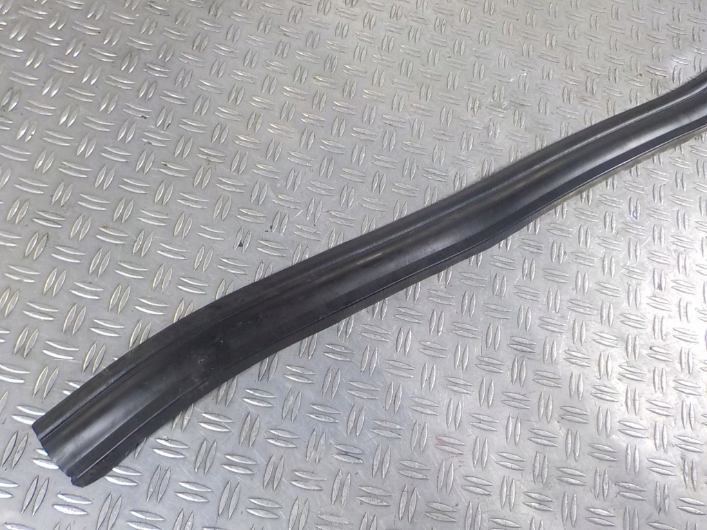 Mercedes ml166 11-15 прокладка жабо в Украине