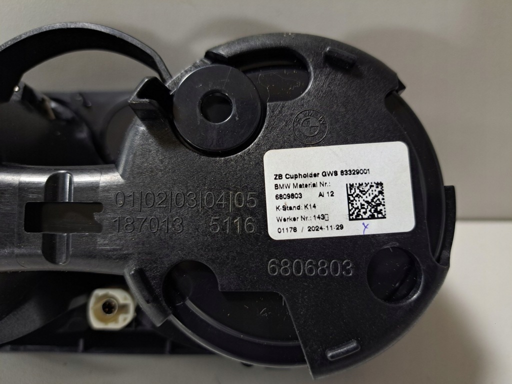 Bmw i4 2025 кронштейн na чашка панелі приладової панелі Київ