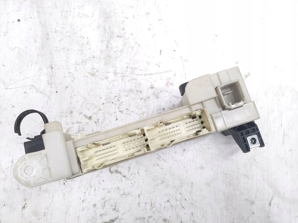 фото №6, Toyota prius xw30 2012 рамка / модуль предохранителей