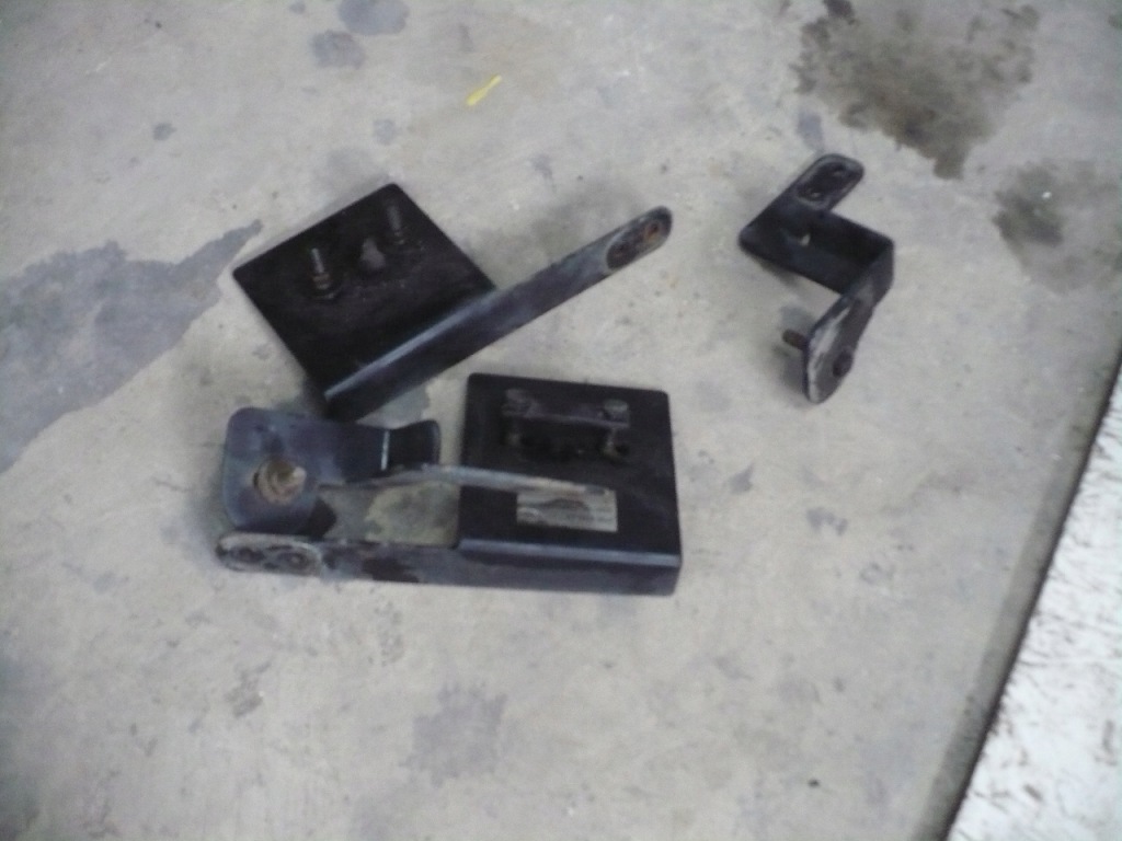 Трубопровід труби перед поріг пороги правий лівий duster i комплект кріплення Доставка