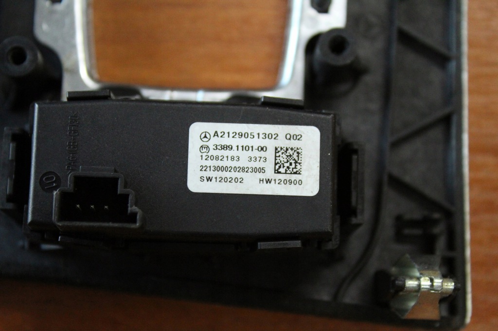 фото №4, Рамка перемикача mercedes w212 a2126806993