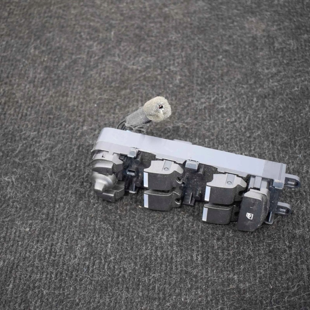 фото №3, Land rover range rover evoque l538 2018 перед сторона права кнопки вікон