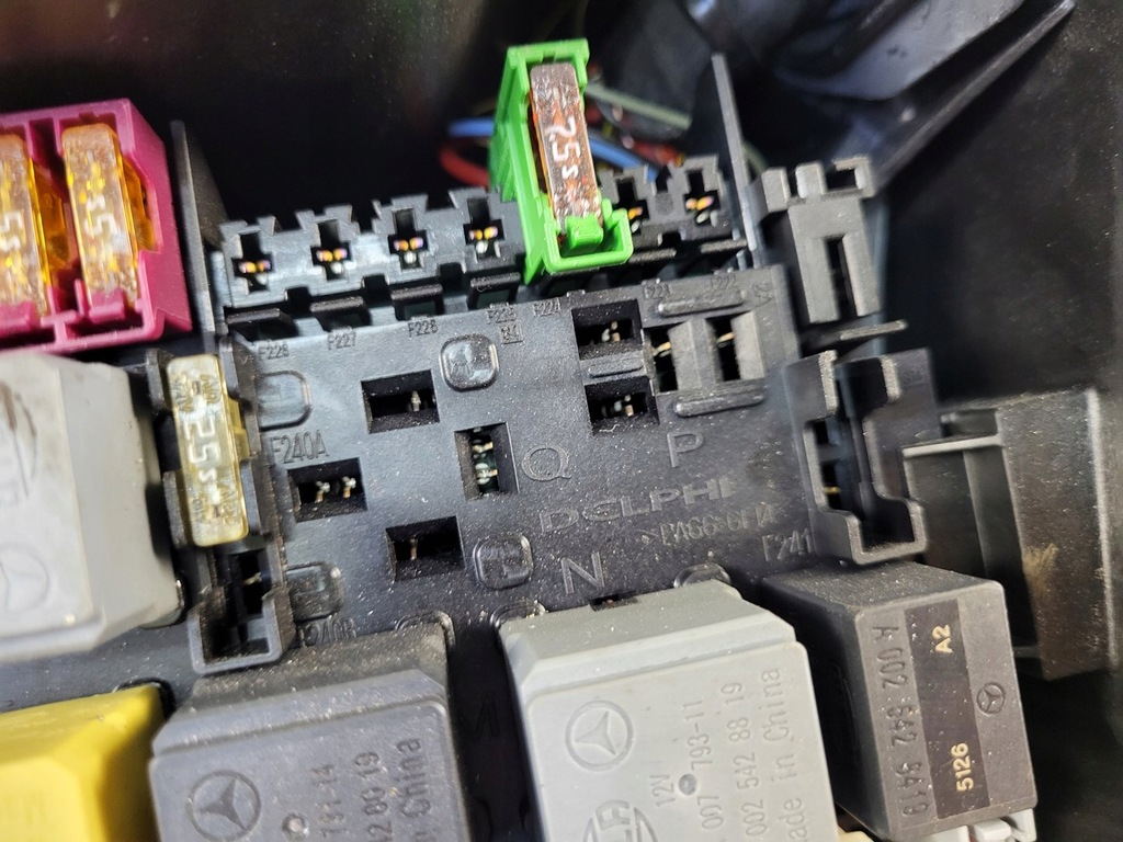 фото №11, Mercedes cla c117 w117 x117 2.2 cdi коробка предохранителей с корпус модуль