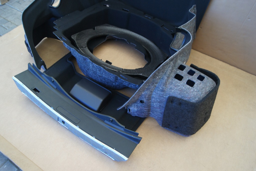 фото №2, Gd audi a8 s8 4h0 оббивка салон багажника