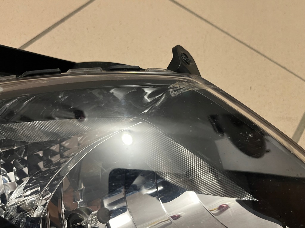 фото №10, Hyundai ix20 ix-20 10- лампа противотуманная фара правый