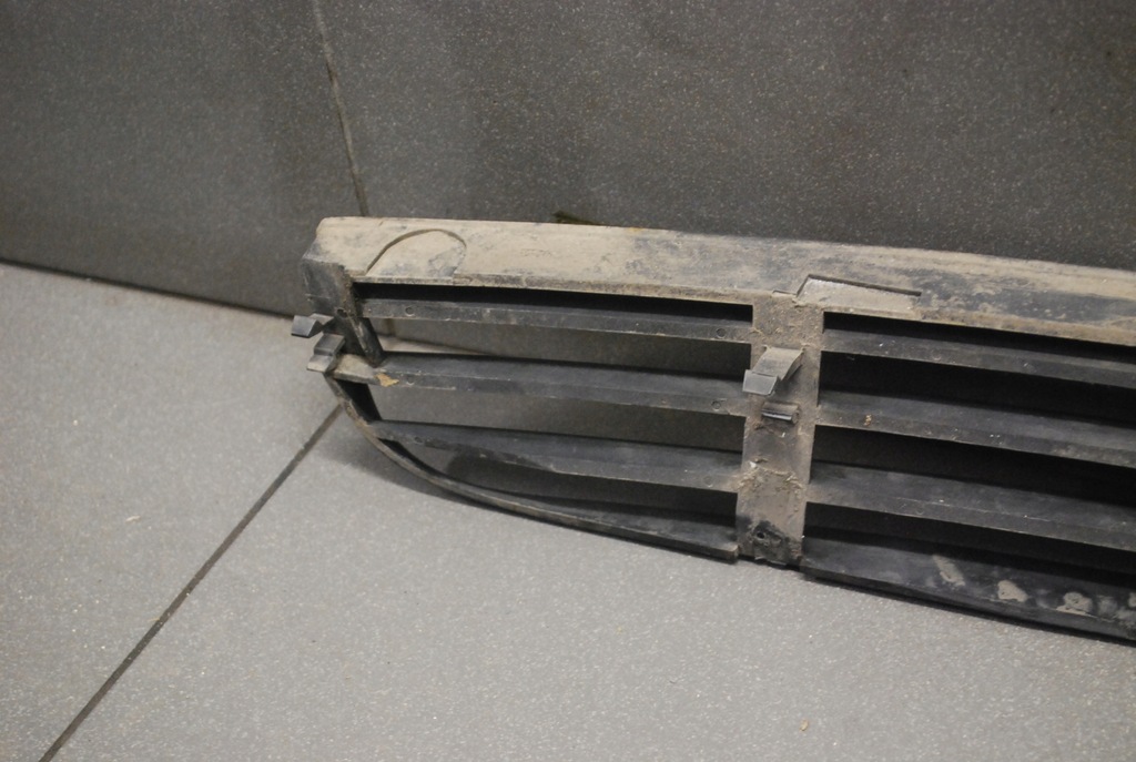 фото №13, Решётка бампера средняя audi a8 d2 4d0854687