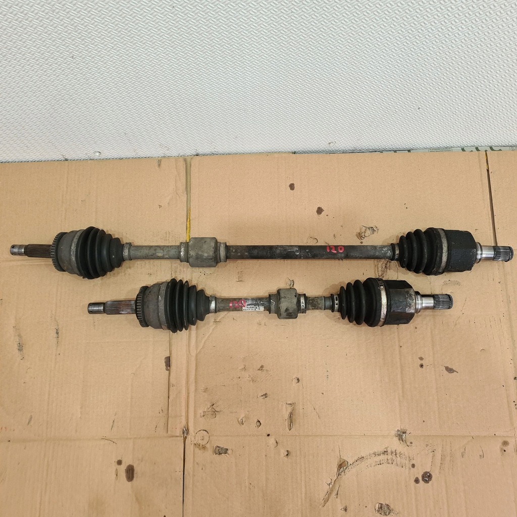 фото №1, Hyundai i20 1.4 crdi приводной вал правая левая