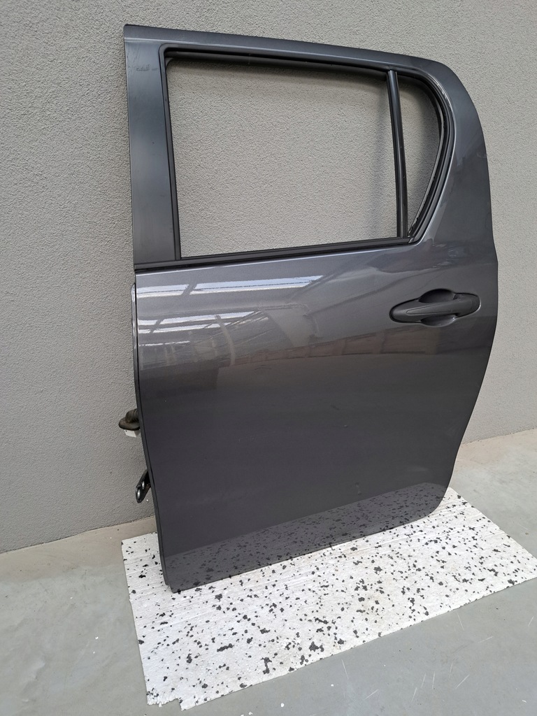 фото №2, Toyota hilux дверь левый задняя оригинал