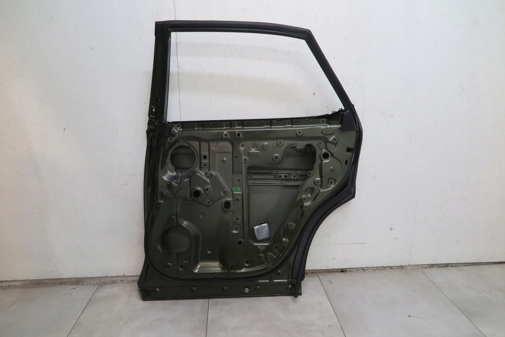 Lexus rx v 5 2022- дверь правое  задняя задняя правый Недорого