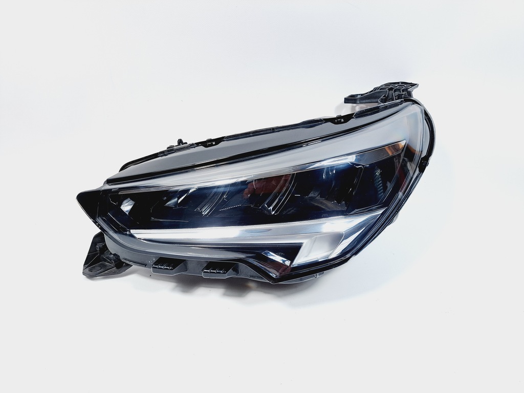 фото №1, Opel corsa f лампа левая led 39162653