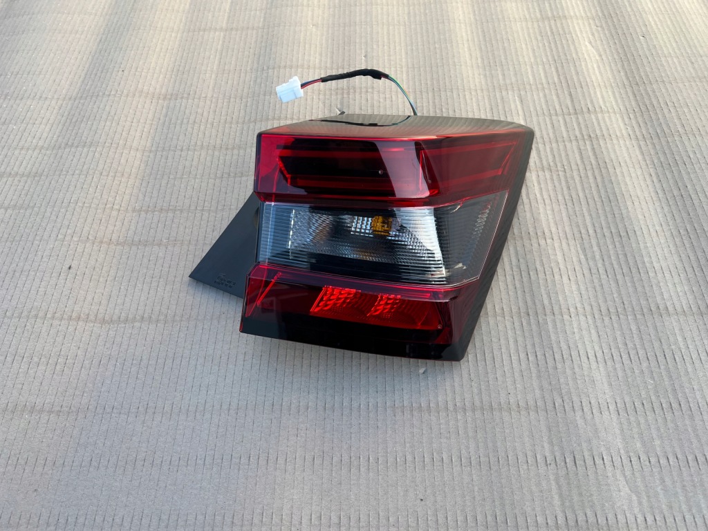 Купить Nissan juke 2 f16 19- фара правый  задний задняя led