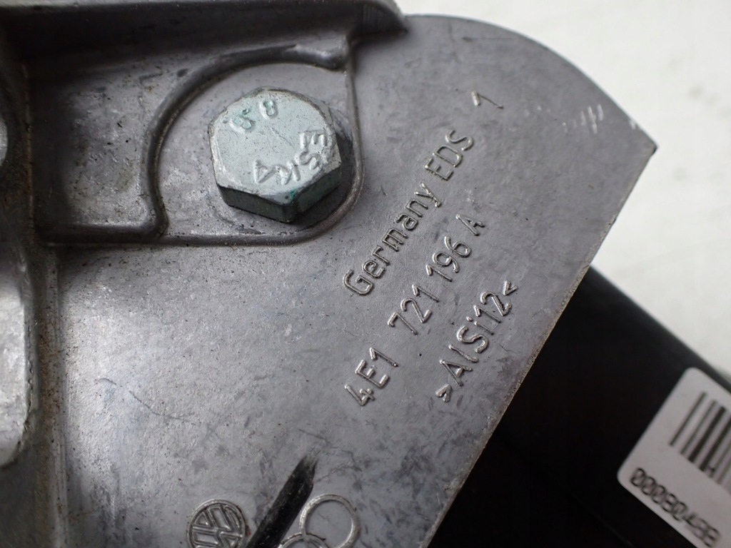 фото №8, Кронштейн педаль тормоза audi a8 s8 d3 4e1723140a 4e1721196a