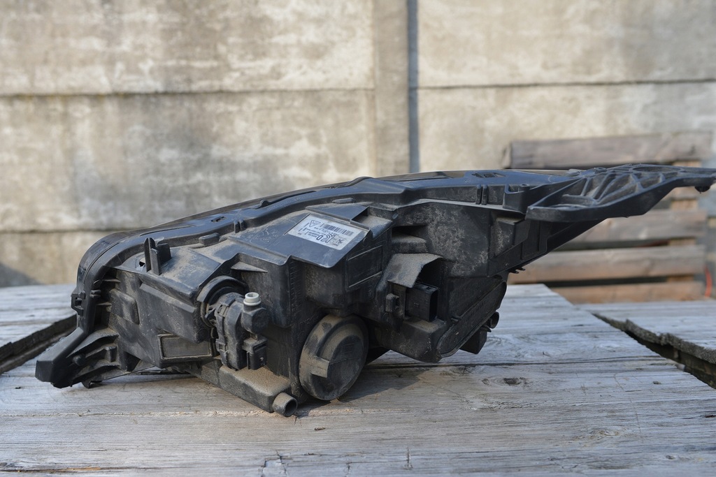 фото №8, Фара лампа правая peugeot 208 90200108