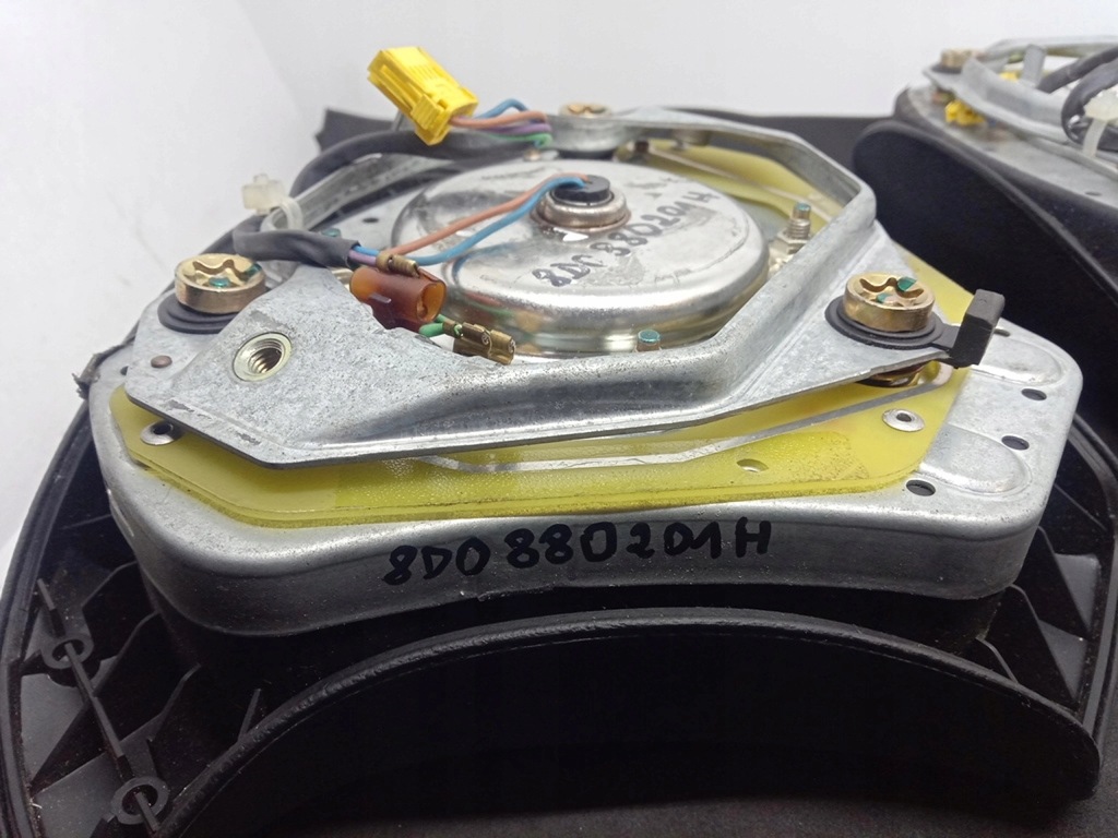 фото №12, Подушка подушка безпеки водія audi a4 a6 a8 8d0880201h