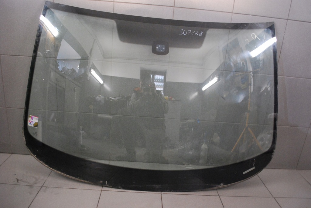 фото №1, Стекло перед skoda superb ii 2012r