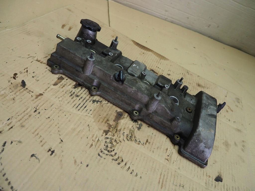 фото №8, Крышка клапанов mazda premacy 2.0b 131km 00-05 fs