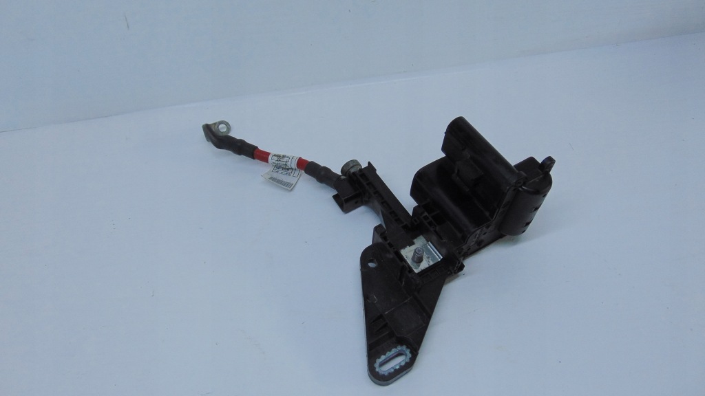 фото №1, | bmw f30 2.0 b клема плюсова розподільник 9225016