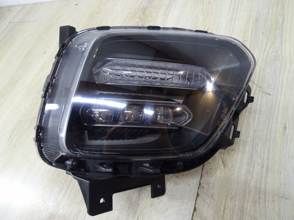 Купити Kia e-soul лампа права full led drl 92202-j2
