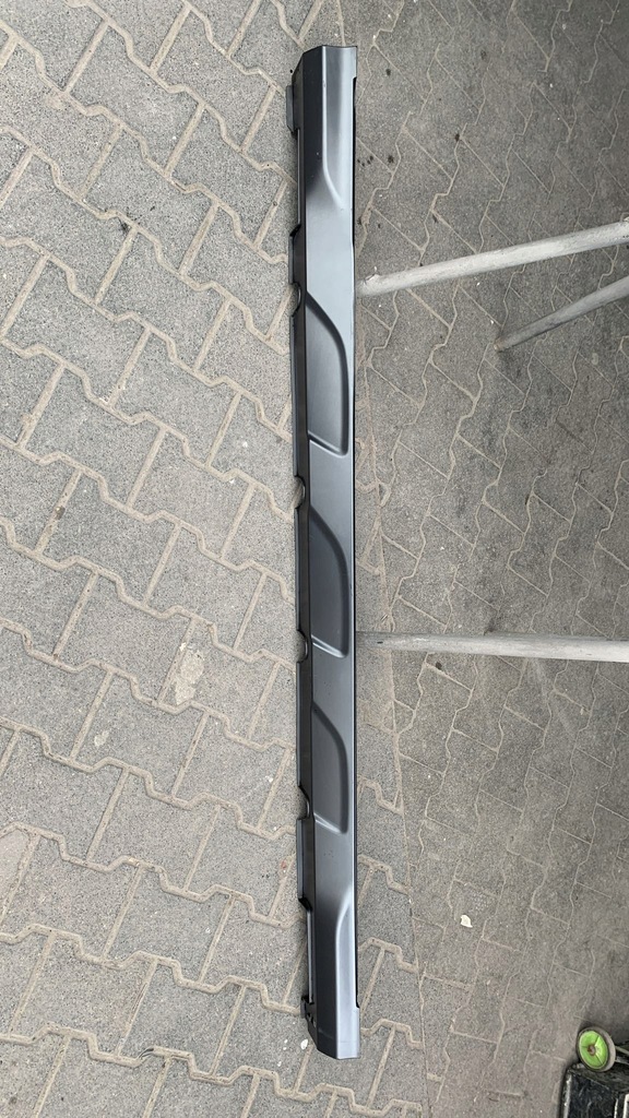 фото №1, Hyundai kona 2018- накладка порог правая