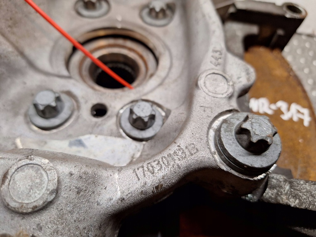 фото №2, Поворотный кулак алюминиевая левая перед renault megane iv scenic iv tce dci