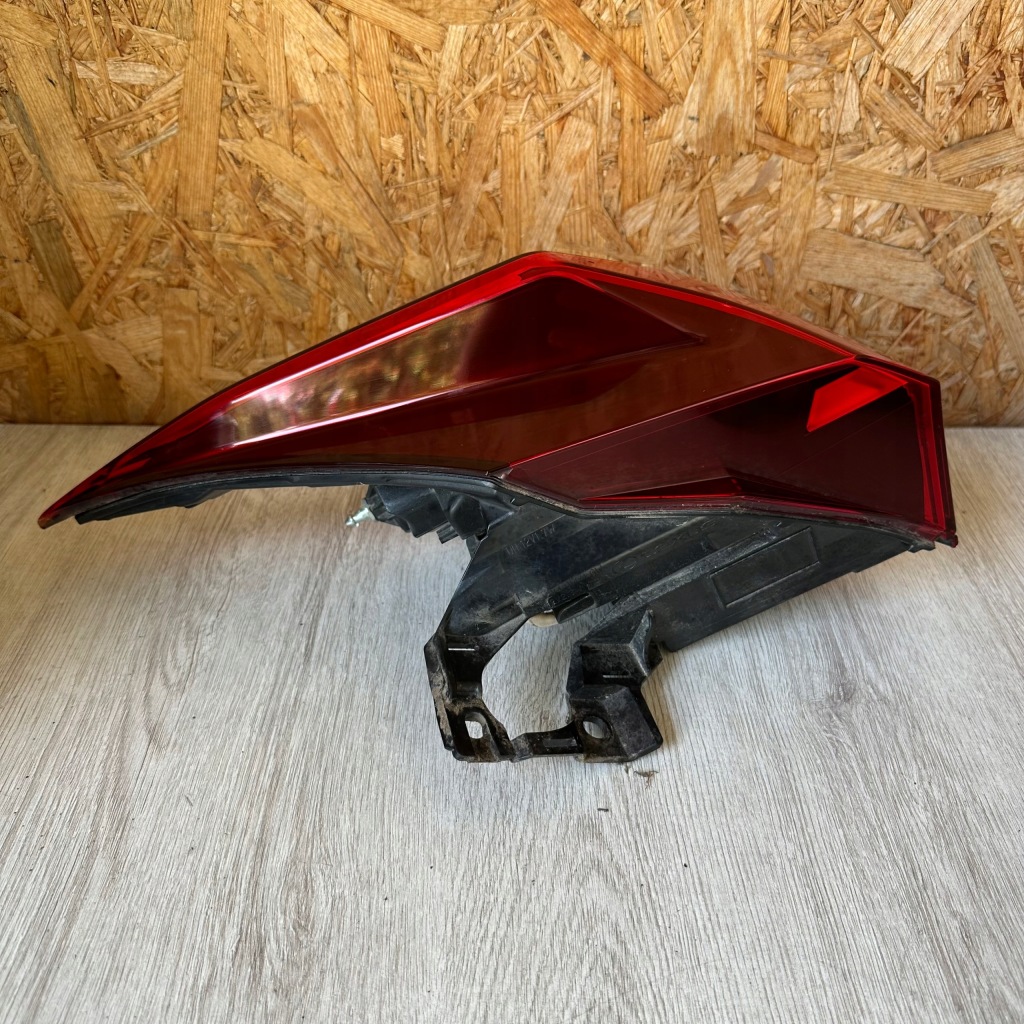 Лампа задня права lexus ux 250h 2020 rok Доставка