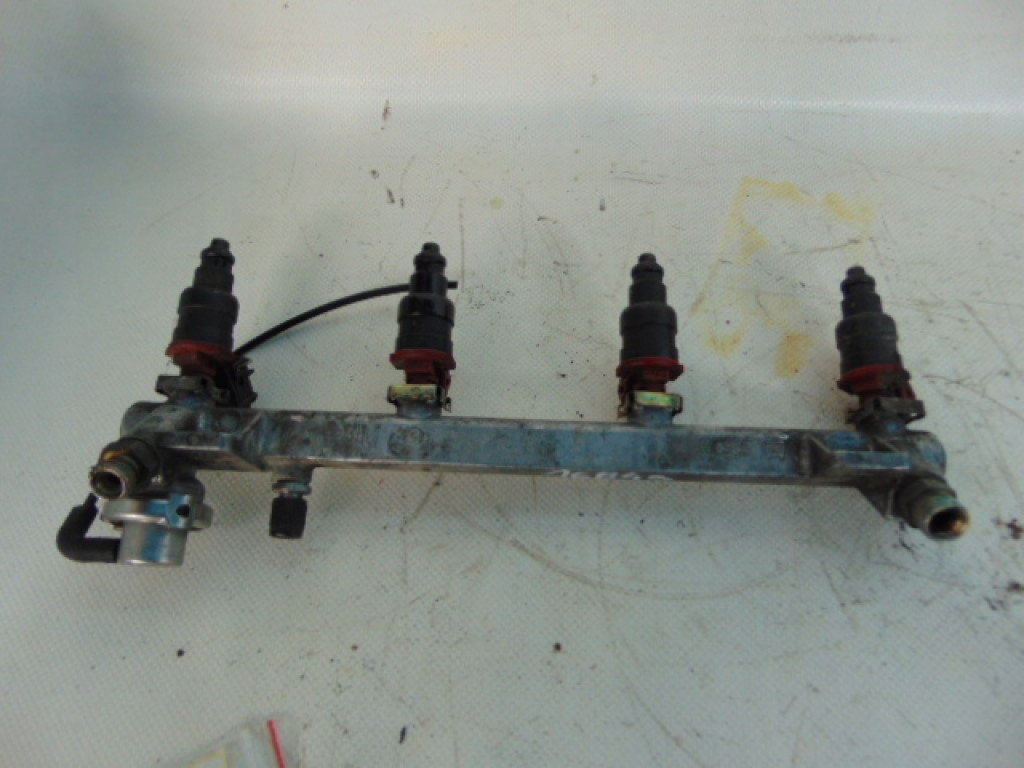 фото №1, Opel vectra молдинг впрыскная ---