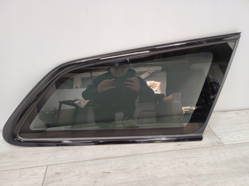 фото №1, Стекло задняя задняя правая volvo v90 32219947 2021 rok