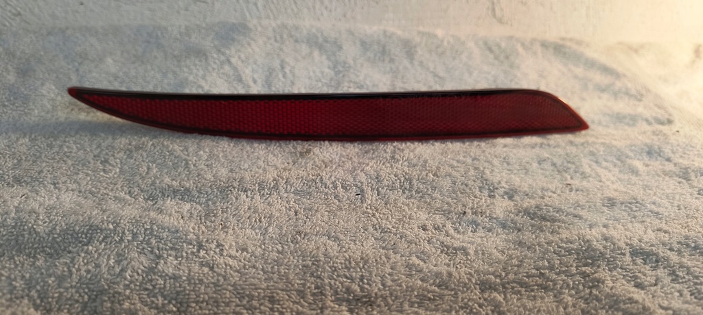 фото №1, Отражатель бампера задняя правый tesla model 3