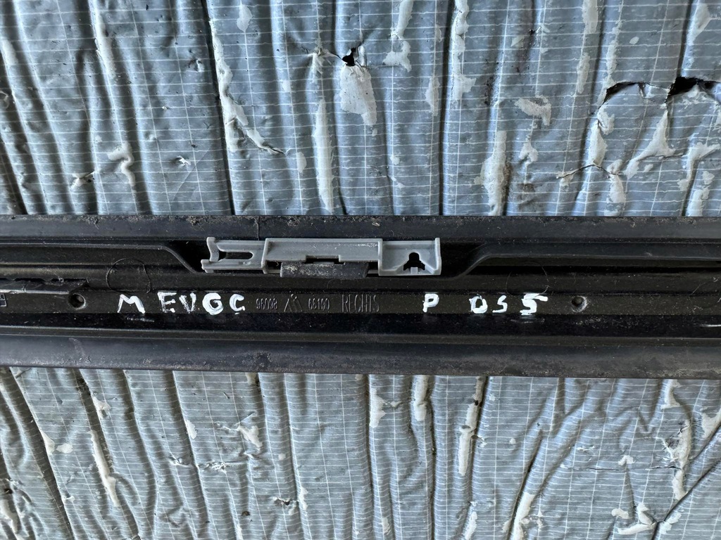 фото №5, Молдинг стекло лобовое правая citroen ds5 evgc 9609866190