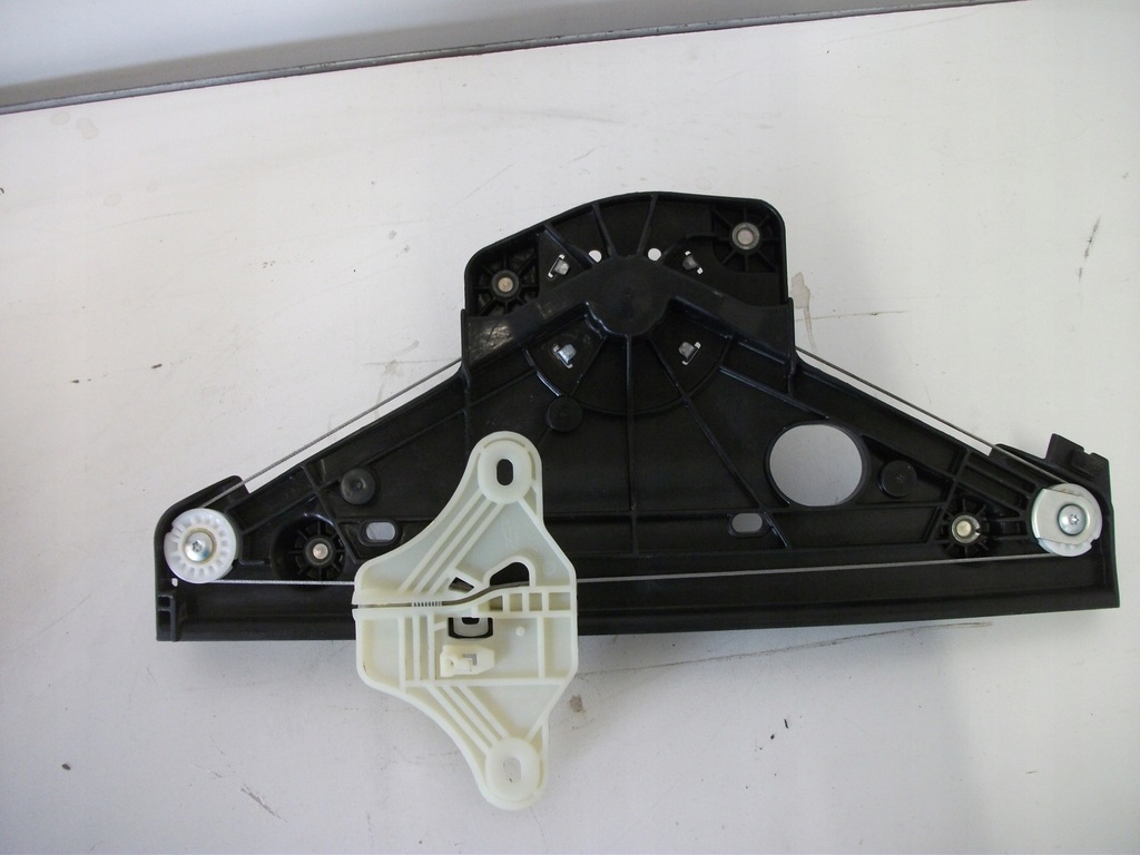 фото №2, 827218155r подъемник стекло левый задняя renault clio v