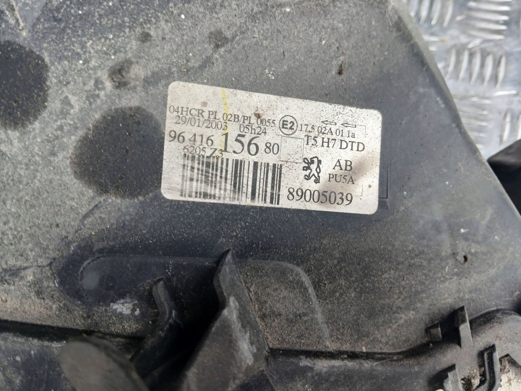 фото №8, Peugeot 307 лампа передняя правая правый перед 9641615680 europa