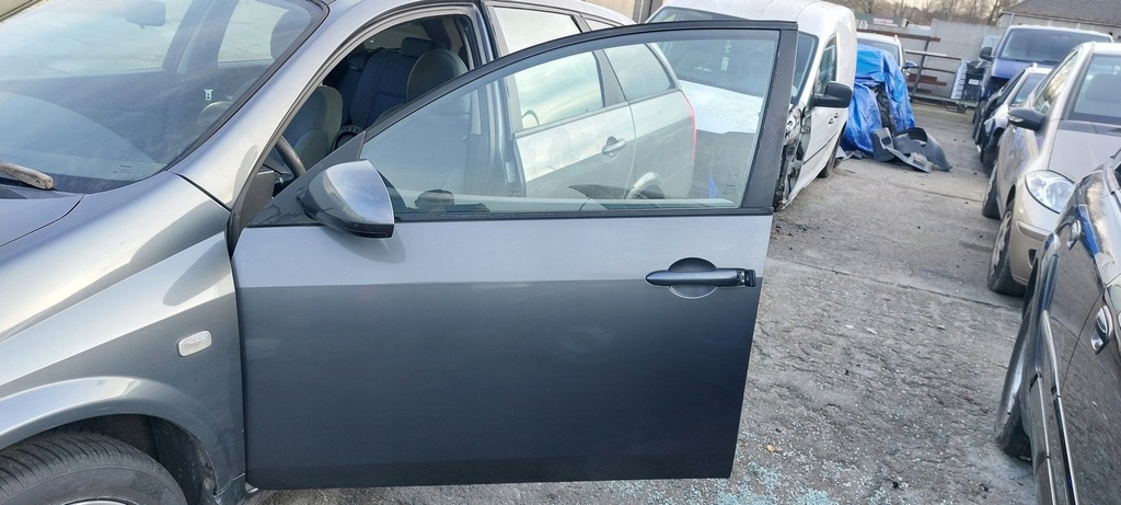 фото №1, Nissan primera p12 левая передние дверь