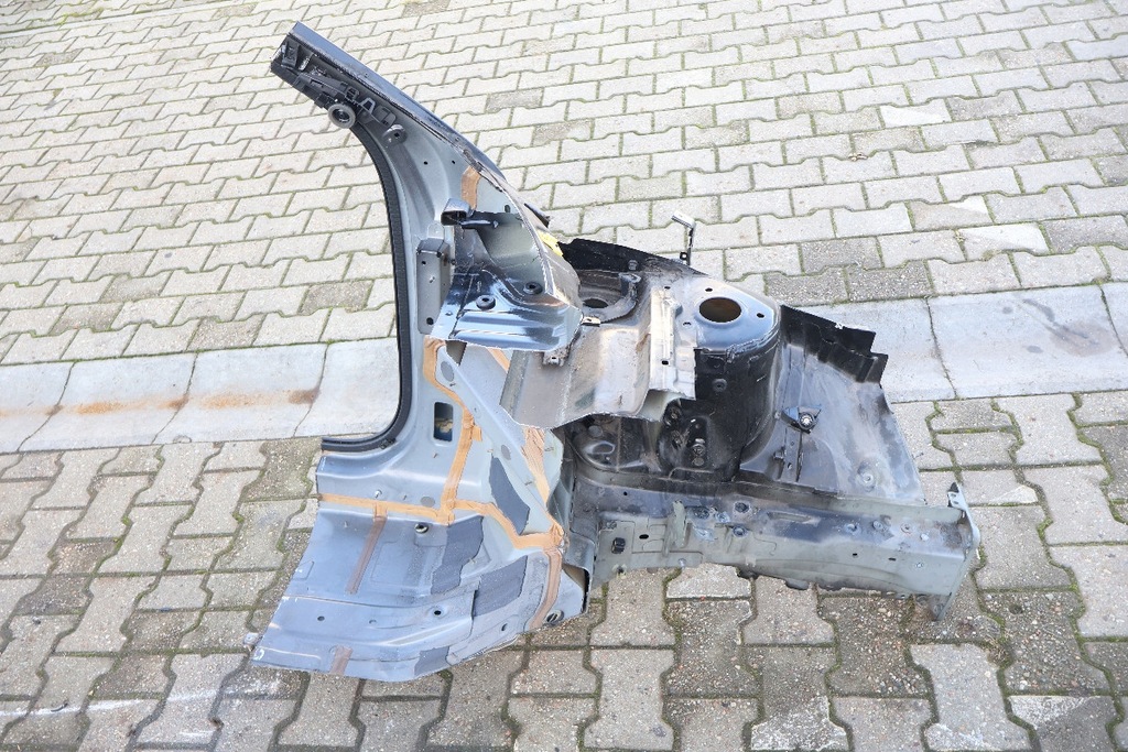 фото №4, Volvo xc40 четверть левая перед '019