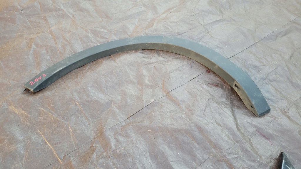 фото №1, Volvo xc40 ii молдинг крыло правый задняя