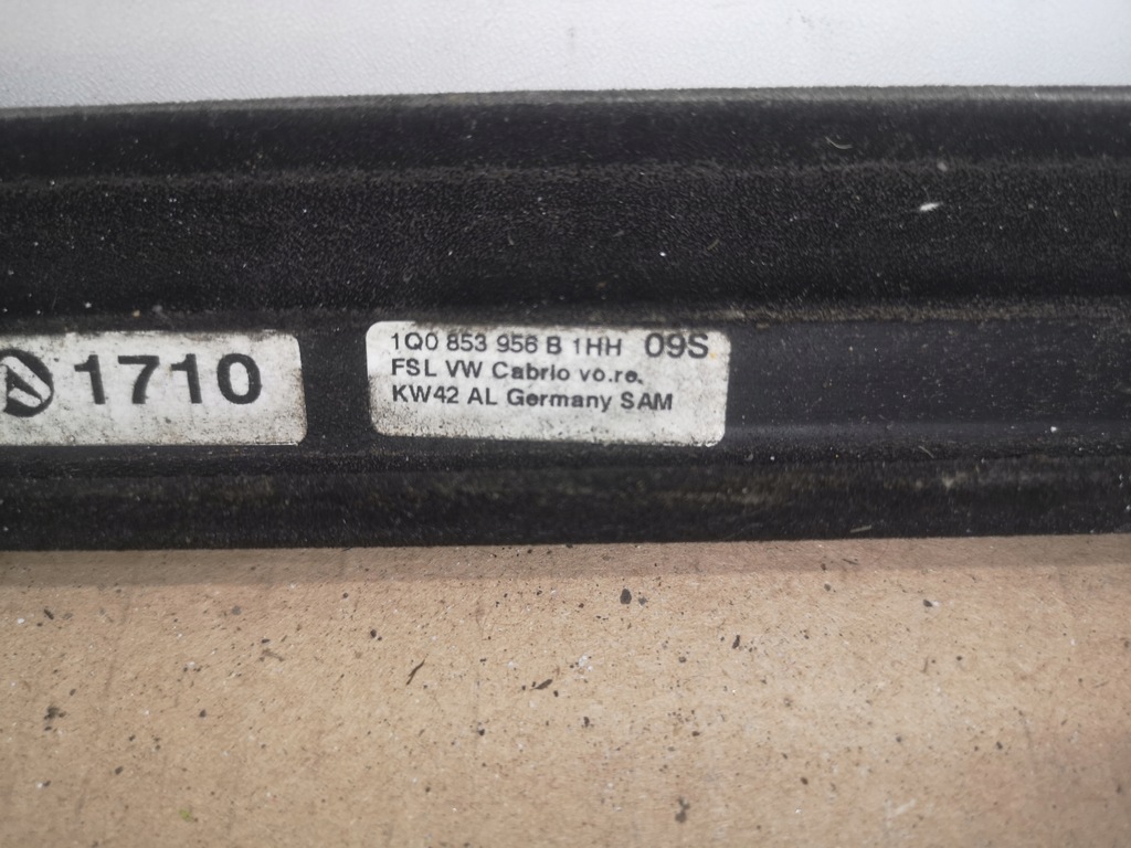 фото №12, Молдинг уплотнитель хром дверь правая vw eos 05-10