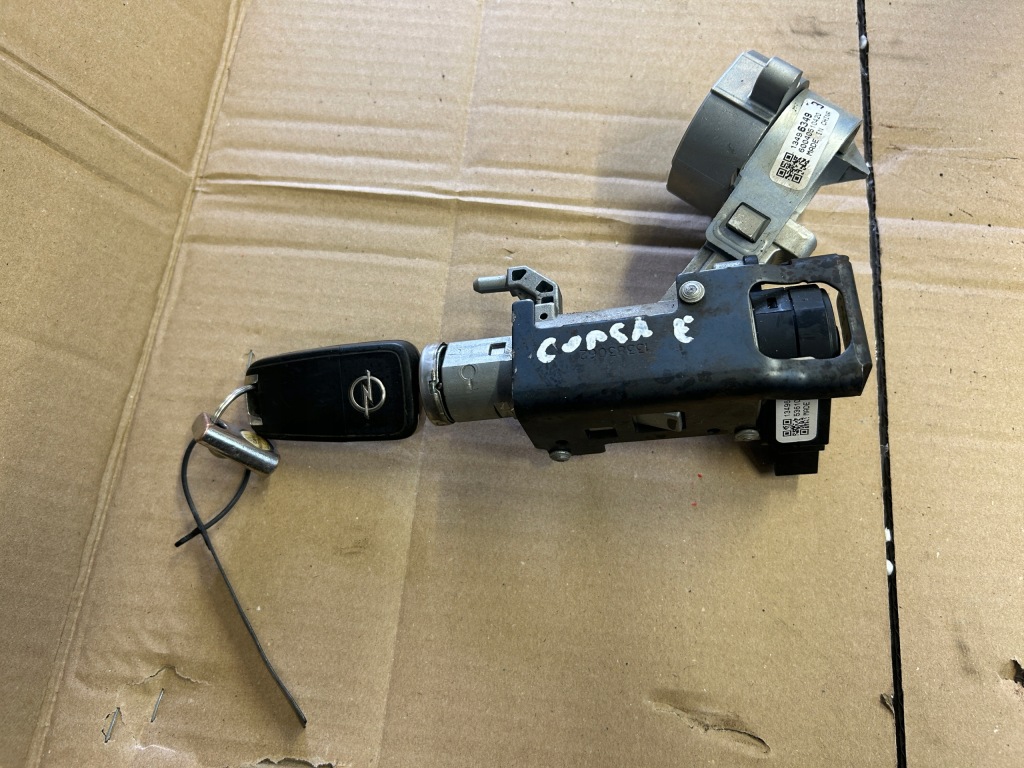Купити Opel corsa e 1,4 замок запалювання з ключ