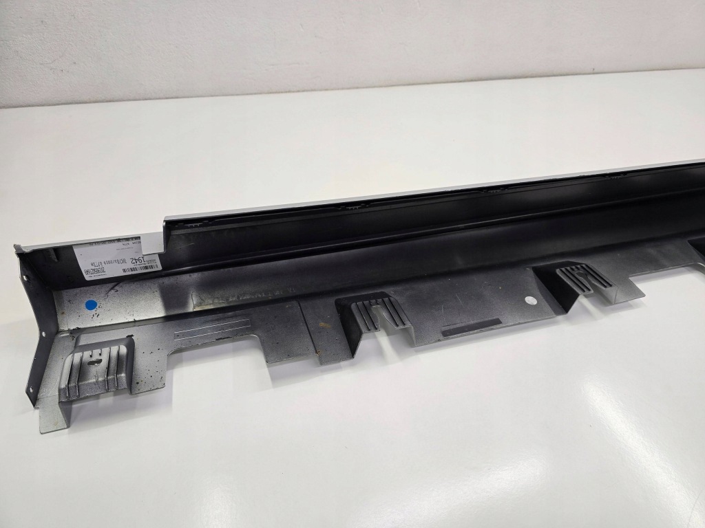 Накладка поріг накладка поріг до mercedes gle w167 amg 18- права a1676982301 Київ