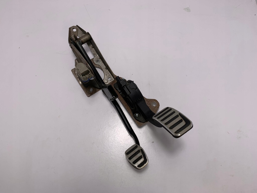 фото №1, 31381470 31341776 педаль тормоза газа volvo v40 ii r-design