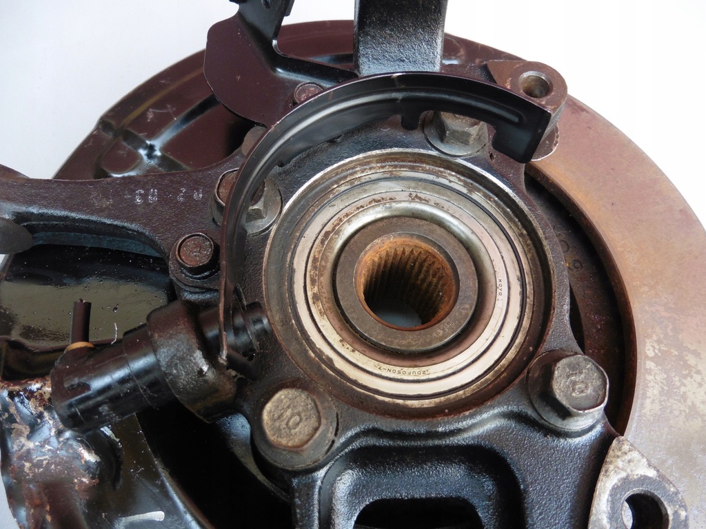 фото №4, Поворотный кулак ступица правый перед mitsubishi l200 2,5d