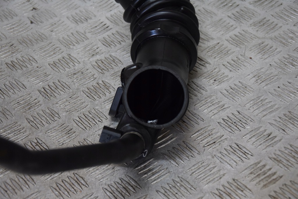 фото №7, Jeep grand cherokee wk2 труба воздухозаборник 13r.