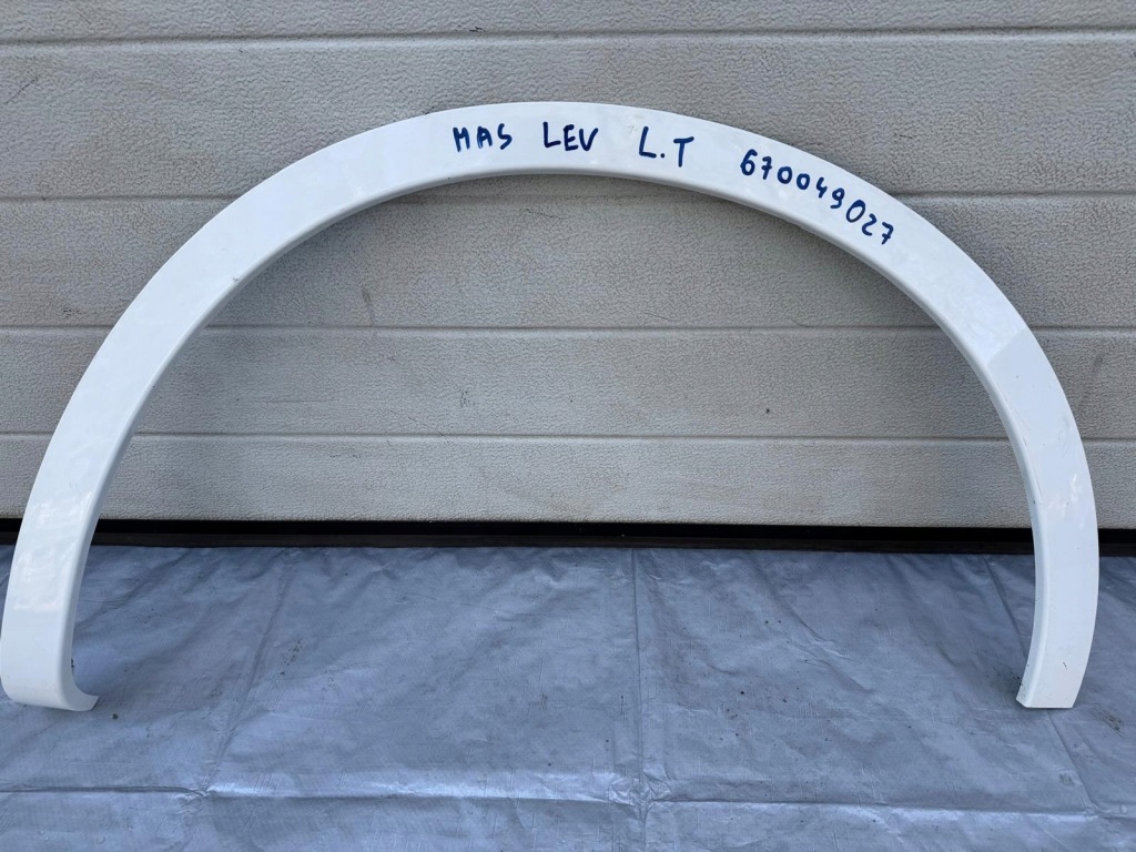 фото №1, Maserati levante молдинг крила задня задня ліва 670049027