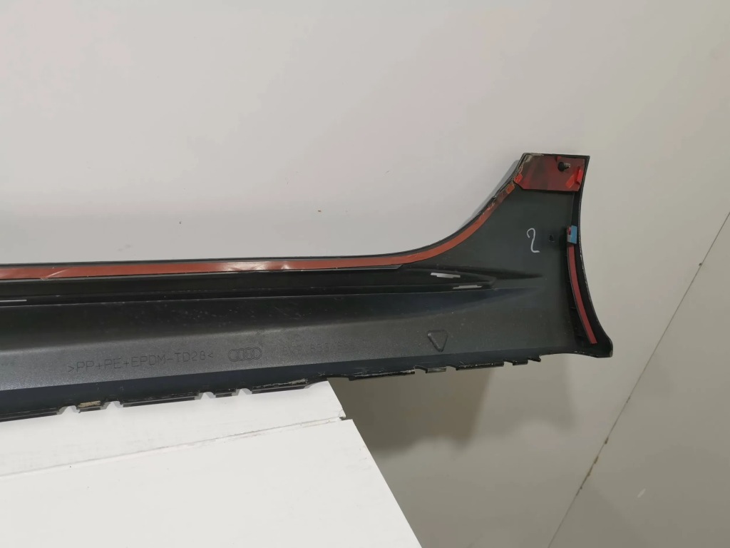 Audi a4 b9 8w allrod правый  порог накладка  порог 8w9853856e оригинал новая!!! Оригинал