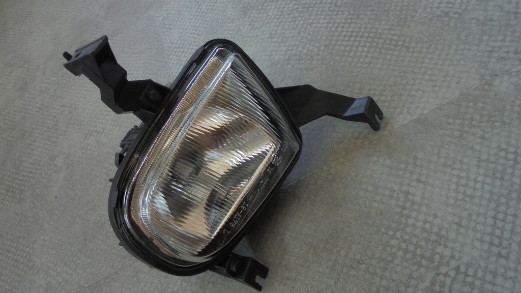 фото №1, Peugeot 307 противотуманная фара левый tyc