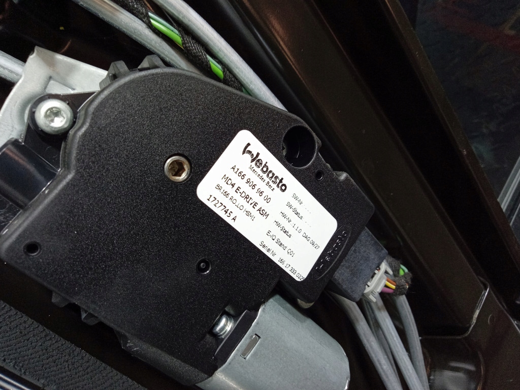 фото №8, Mercedes gls x166 люк панорама комплектная a1667801500