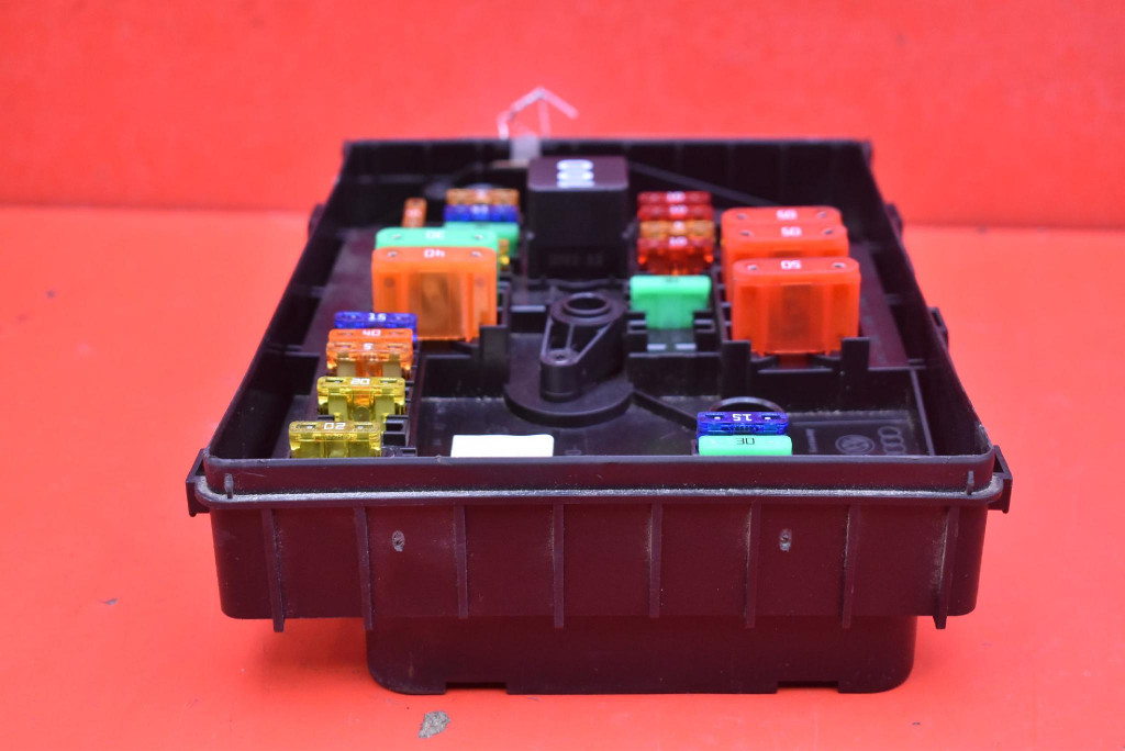 Коробка запобіжників 1k0937125d vw golf 6 vi 1.6 tdi 105 km 08-15 в Україні