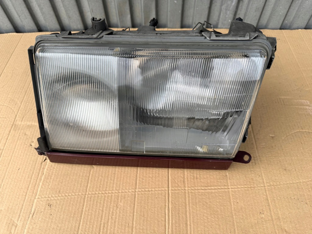 Купити Лампа фара ліва mercedes w124 a1248206161 1248206161 1305235093 eu