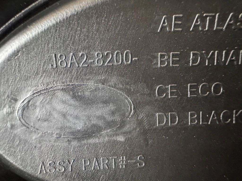 Land rover range rover velar решітка радіатора передній j8a28200 в Україні