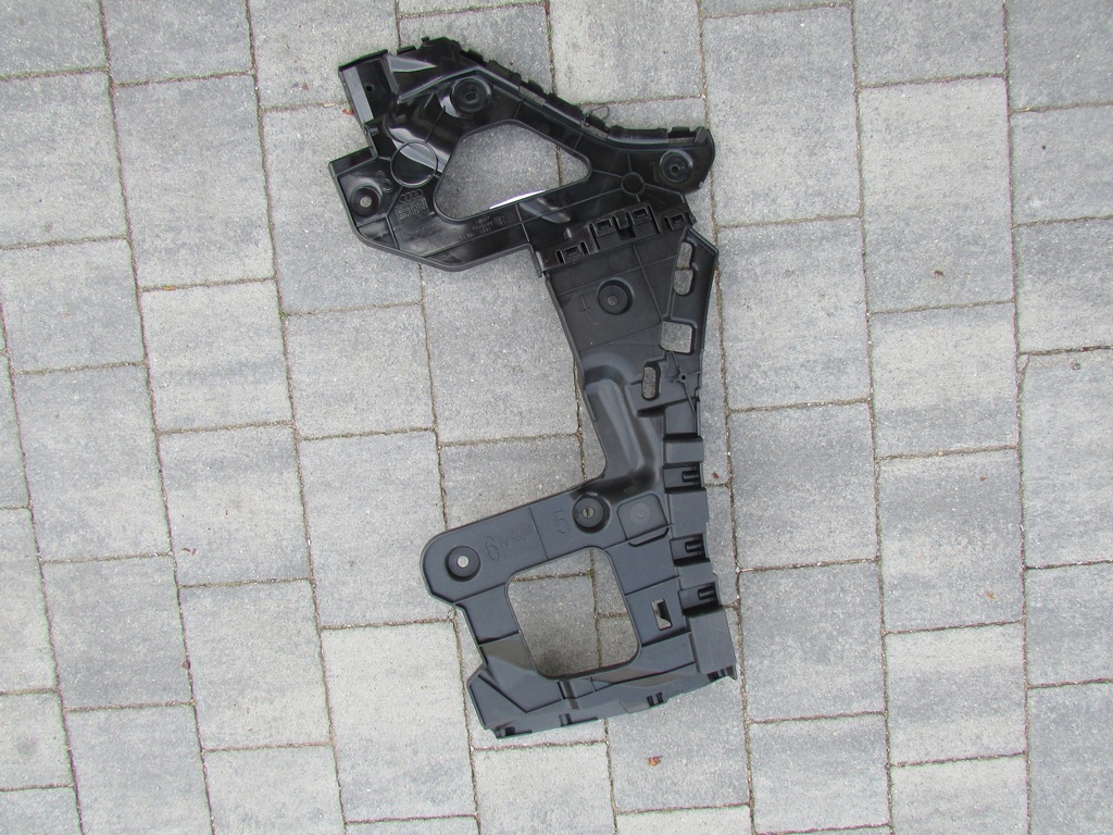 фото №1, Audi q8 направляющая бампера правый задняя 4m8807454